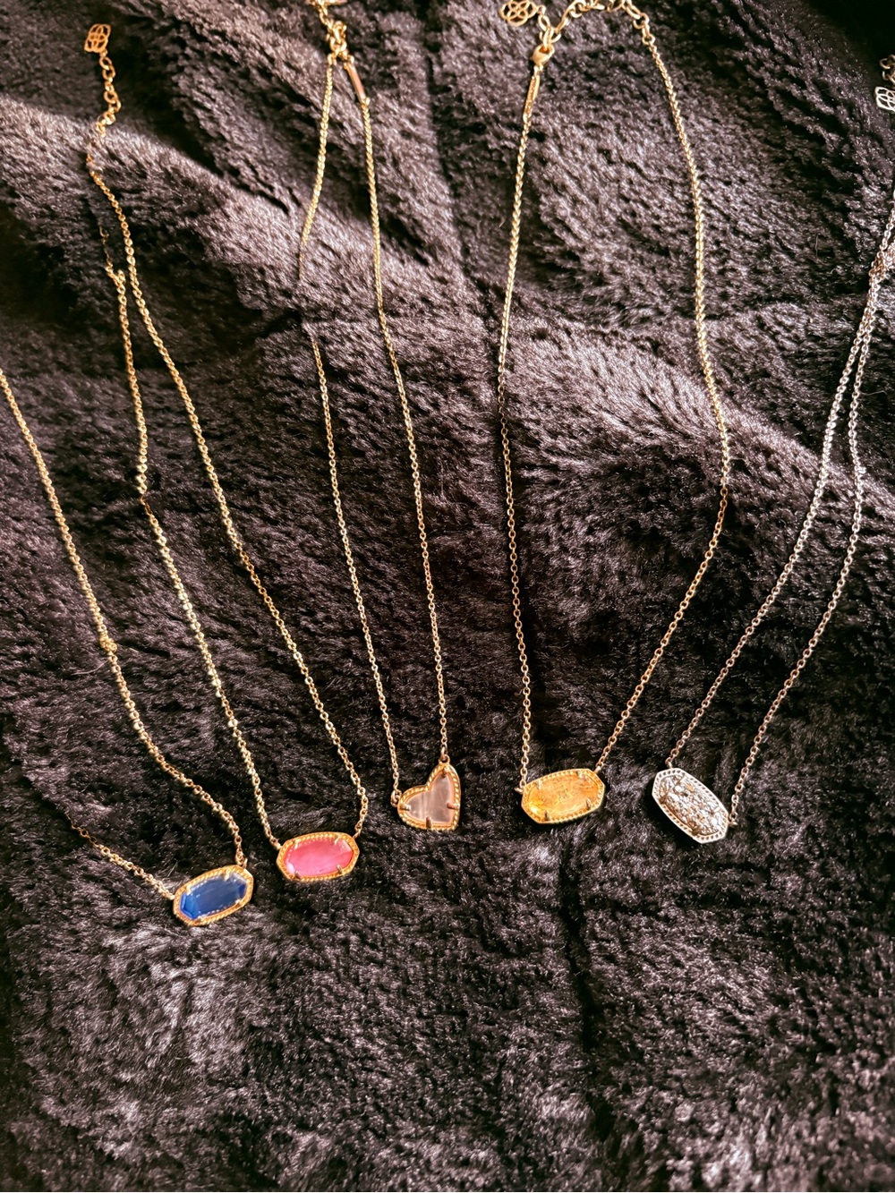 Kendra Scott Gold Chain Pendant Necklace with Colored Gemstone